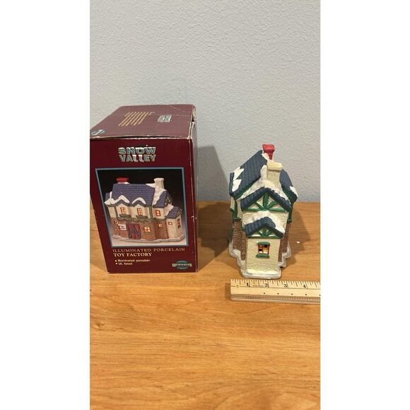 Vintage Illuminated Porcelain Toy Factory Christmas Village SnowValley No light - Picture 2 of 6